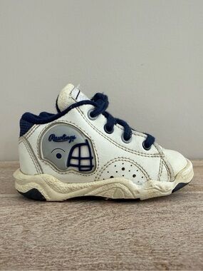Vintage Rawlings Sneakers Size 5.5